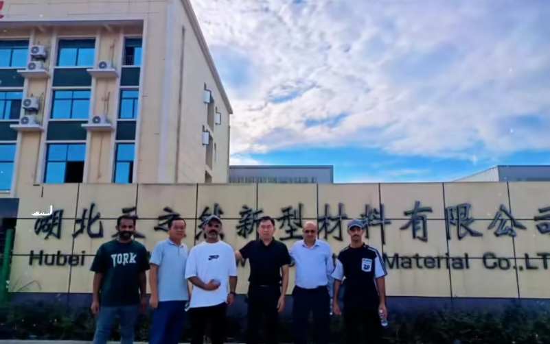 熱烈歡迎阿拉伯客戶Mr aref 一行，來我廠考察！